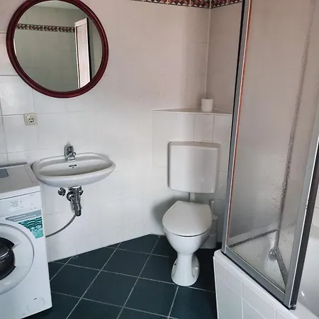 Apartment Gemutliche Ferienwohnung *